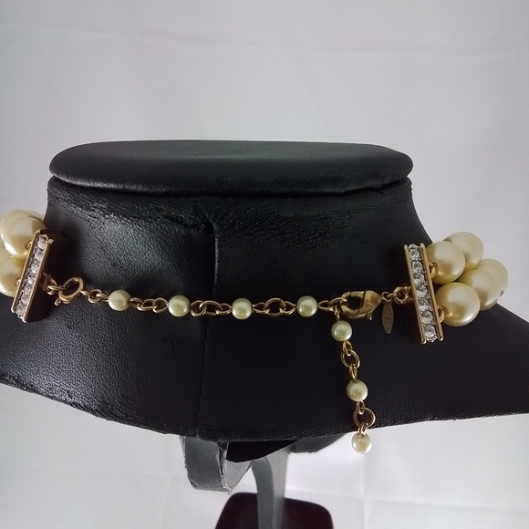 Vintage Faux Pearls and Rhinestone Choker Necklace Avon President Club - Picture 4 of 5